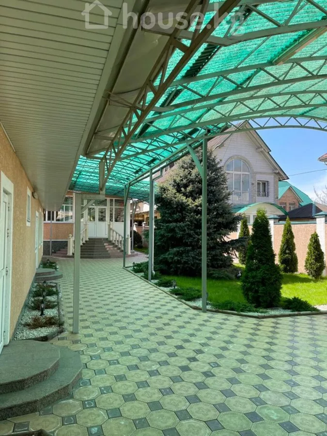 Аренда, дом, 5-комн.: Чуйская область / Бишкек, город Бишкек, VEFA - на долгий срок — за 306 565 сом