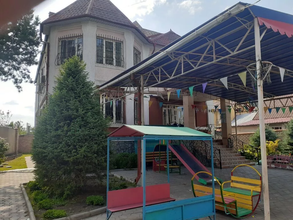 365 м², 6 комнат и более, ул. Баха