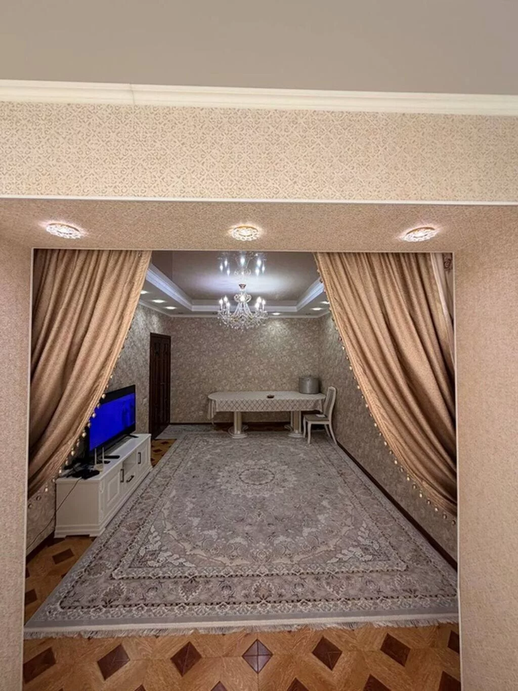 3 комнаты, 76 м², 8 мкр 106 серия, 6 этаж, Евроремонт
