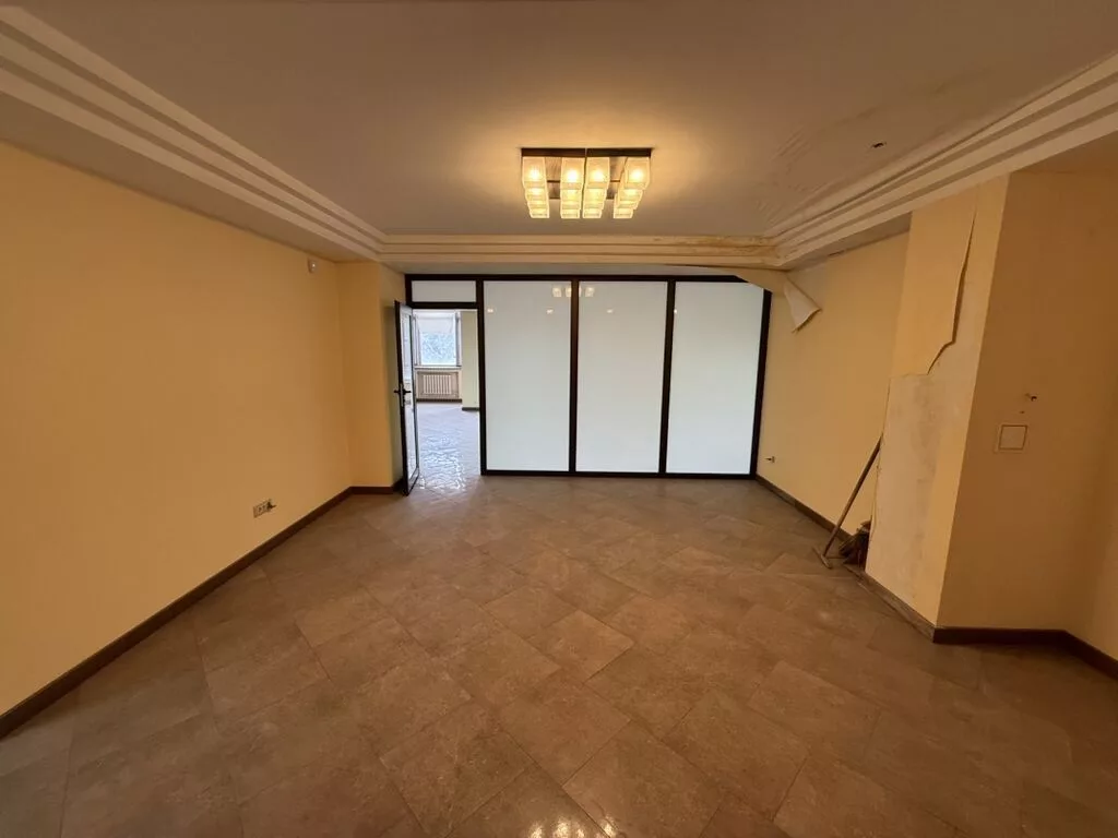 Продажа офисов 402 м², С ремонтом, Многоэтажное здание, 2 этаж