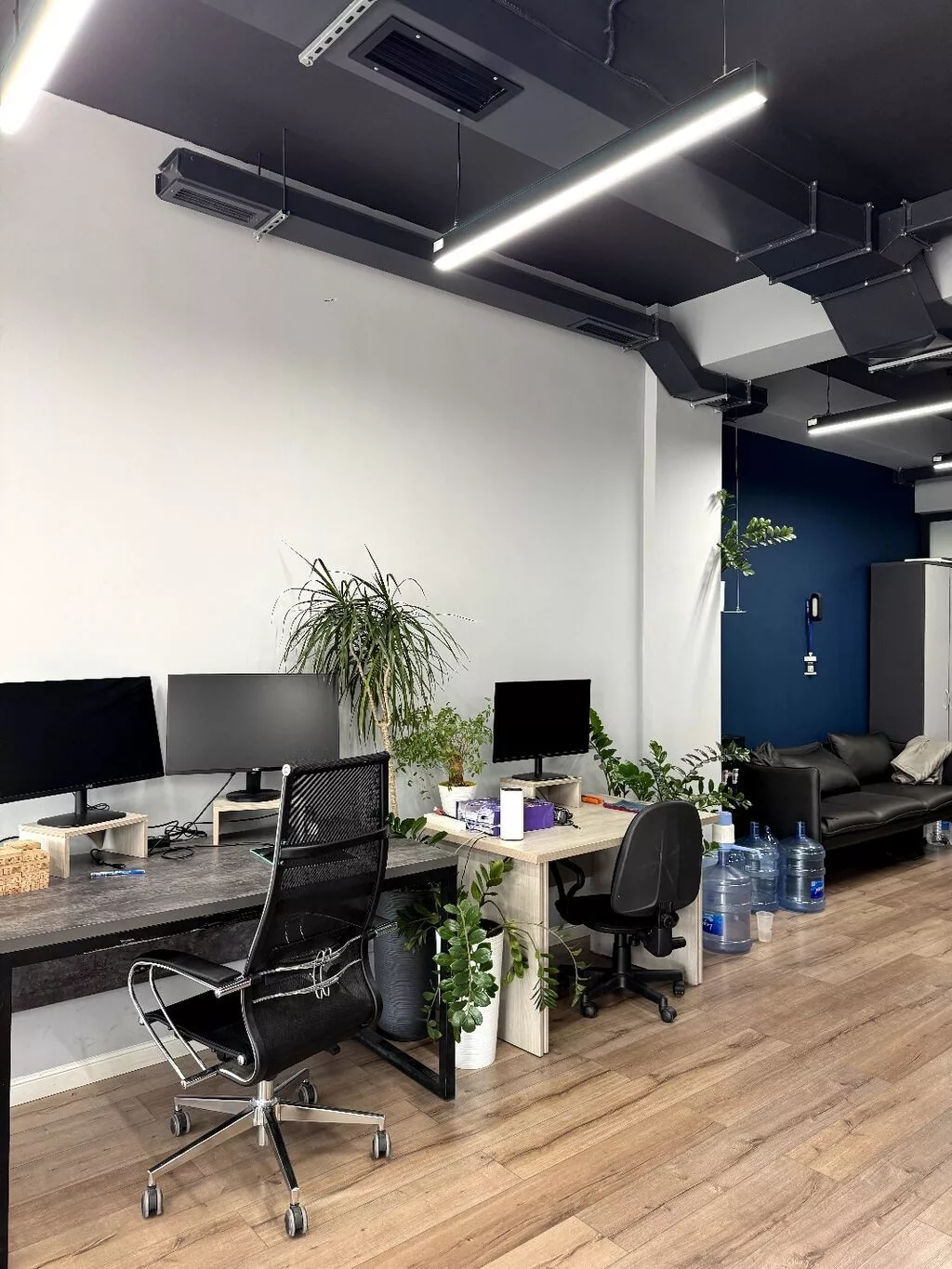 Сдаю Офисный шкаф: 70 м², В бизнес центре, С ремонтом