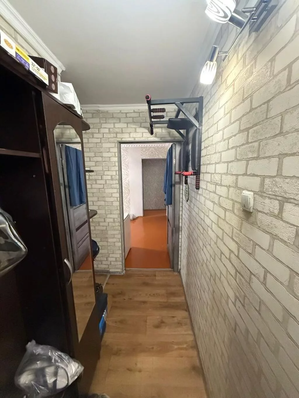 3 комнаты, 58 м², ул. Боконбаева / Гоголя 104 серия, 1 этаж, Косметический ремонт