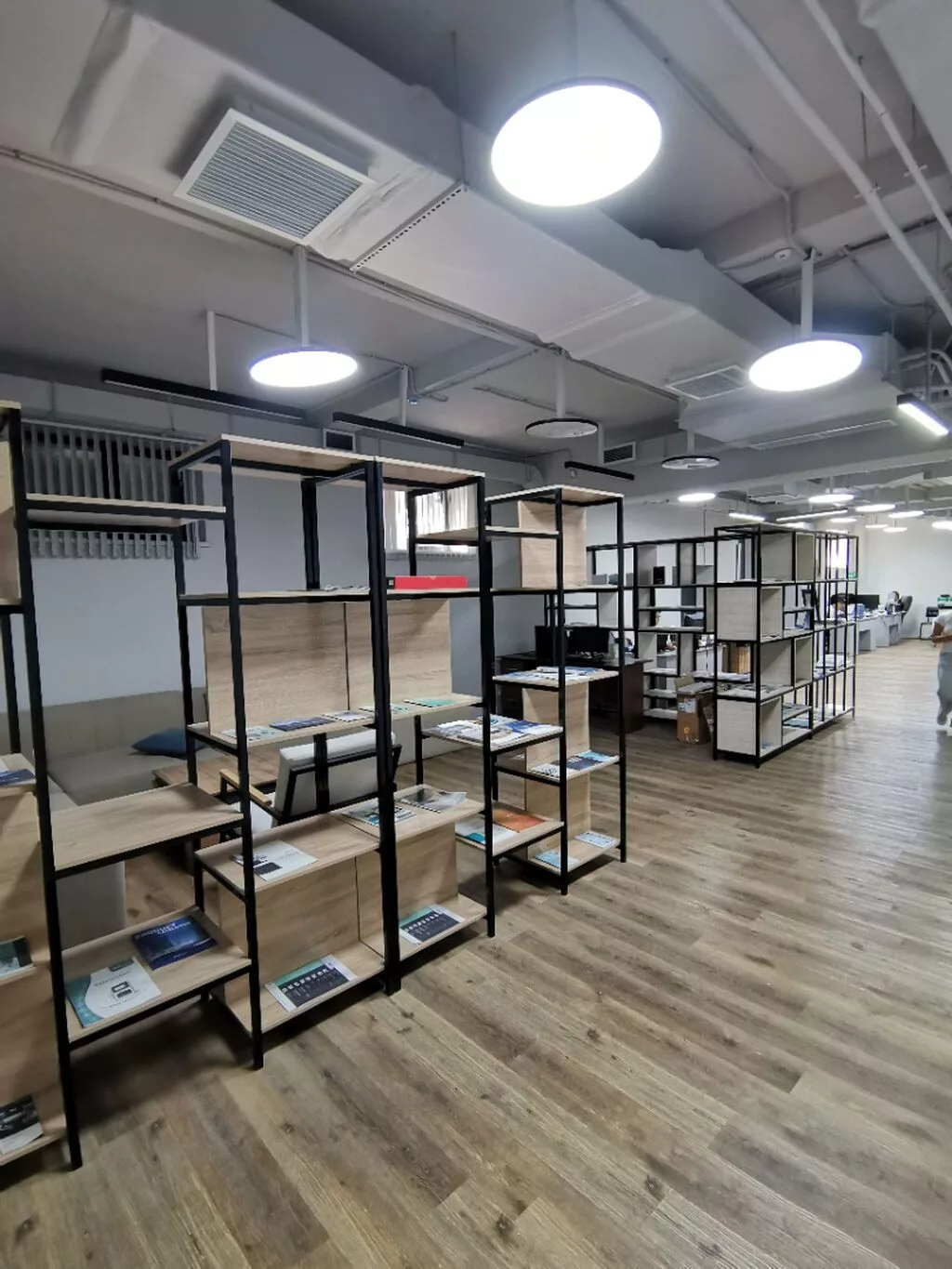 Продажа офисов 377 м², С ремонтом, Многоэтажное здание, Цокольный этаж этаж