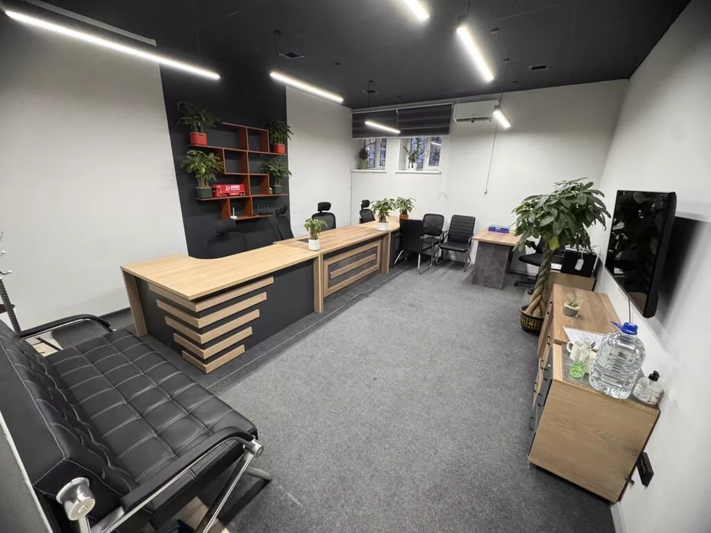 Сдаю The entire office: Сдаю Банковское отделение, Колл-центр, Нотариус, 25 м², В административном здании, С ремонтом, 1 линия