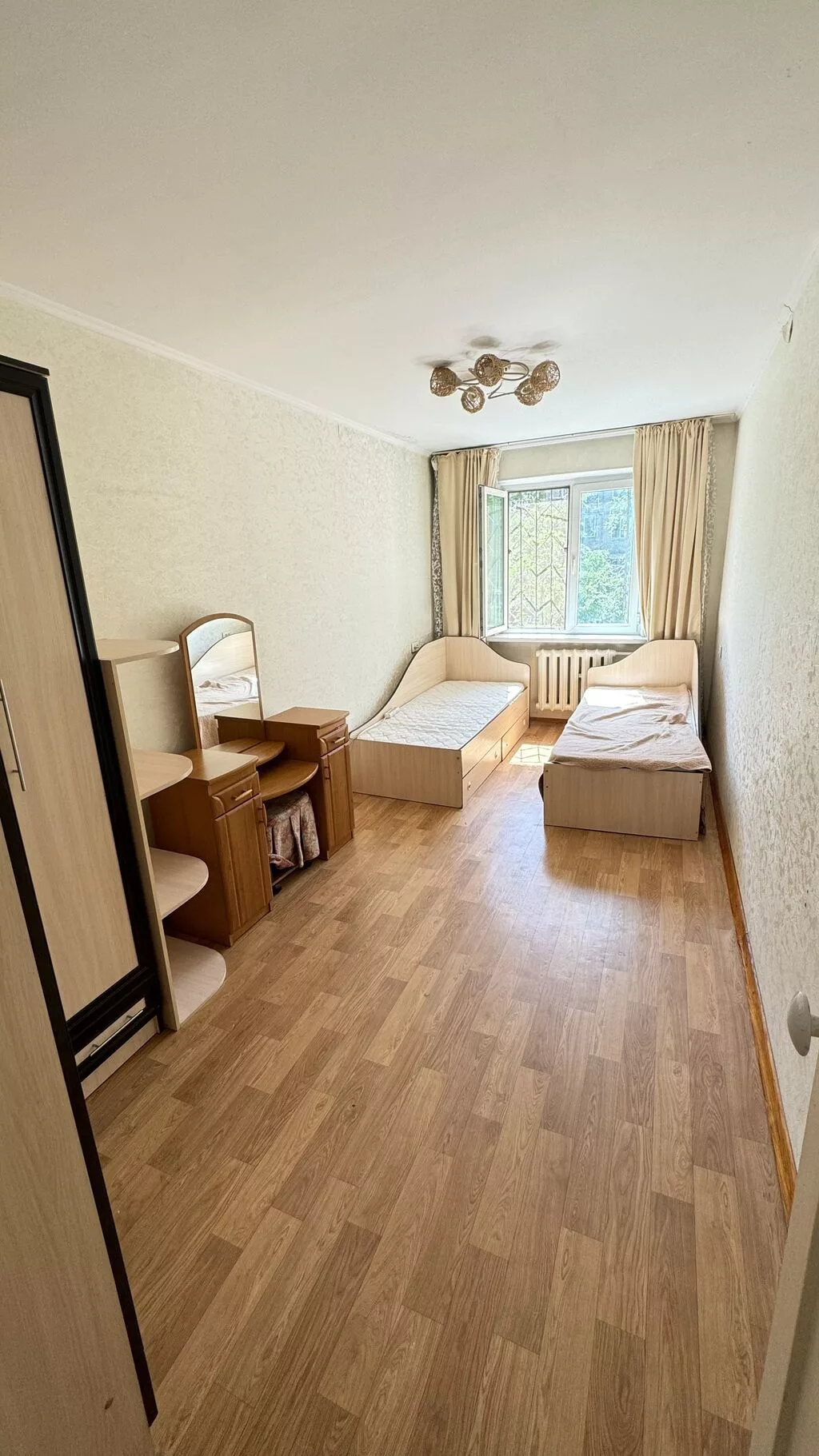 3 комнаты, 58 м², 6 мкр 104 серия, 2 этаж, Косметический ремонт