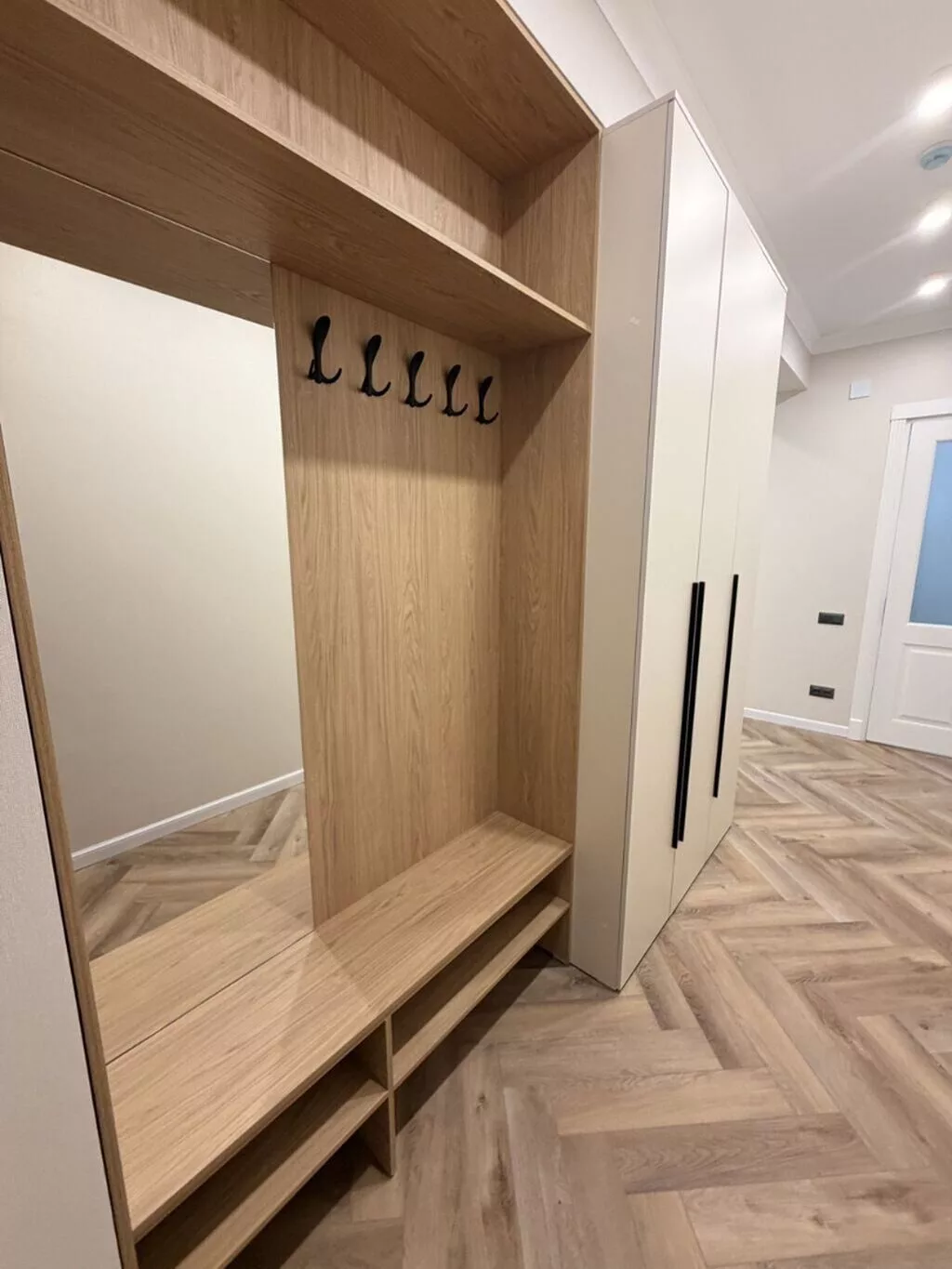 3 комнаты, 79 м², Азия Молл 7 этаж, Дизайнерский ремонт