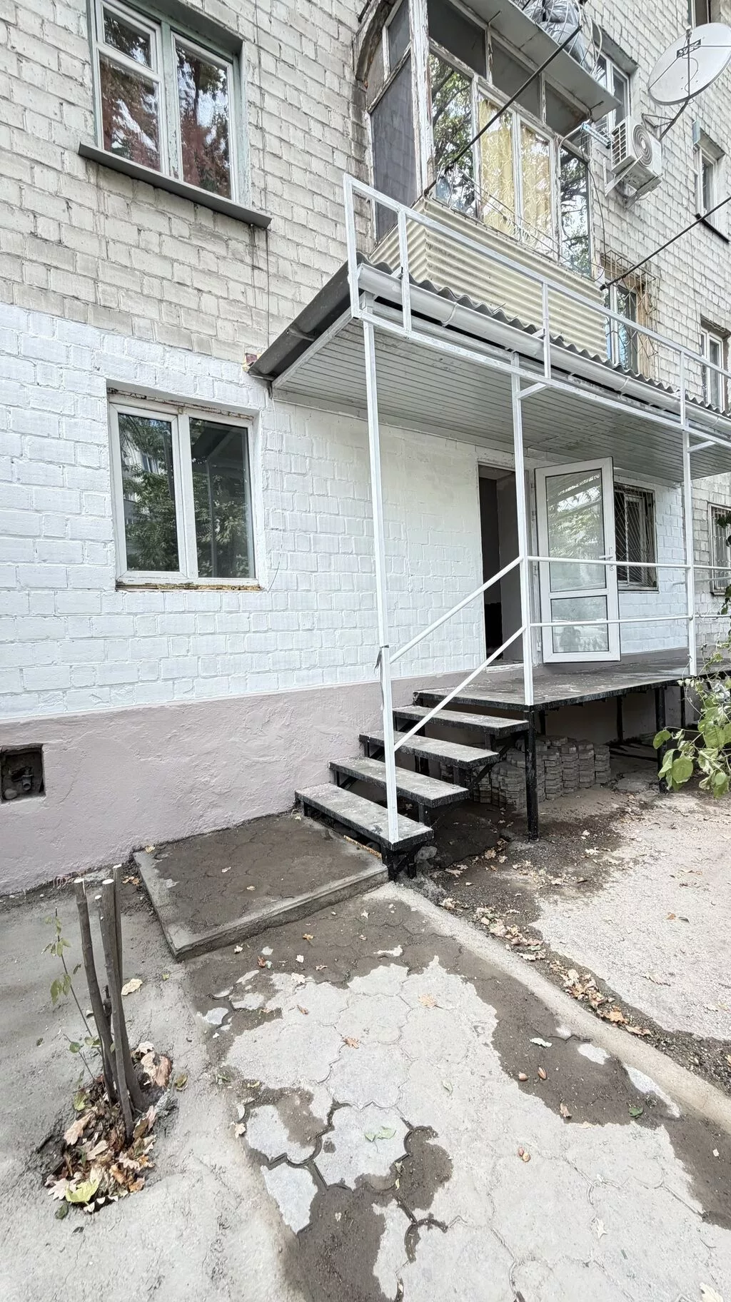Продажа офисов 30 м², Без ремонта, Многоэтажное здание, 1 этаж