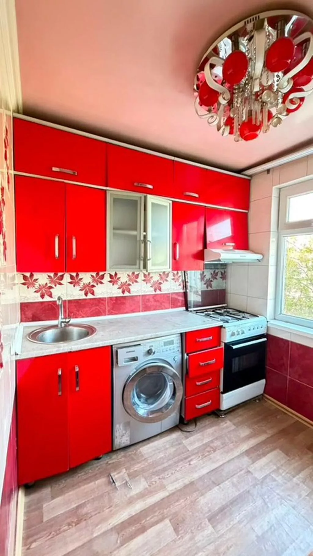🏡 ПРОДАЁТСЯ 3-КОМНАТНАЯ КВАРТИРА 📍 Район Центральной мечети 📌