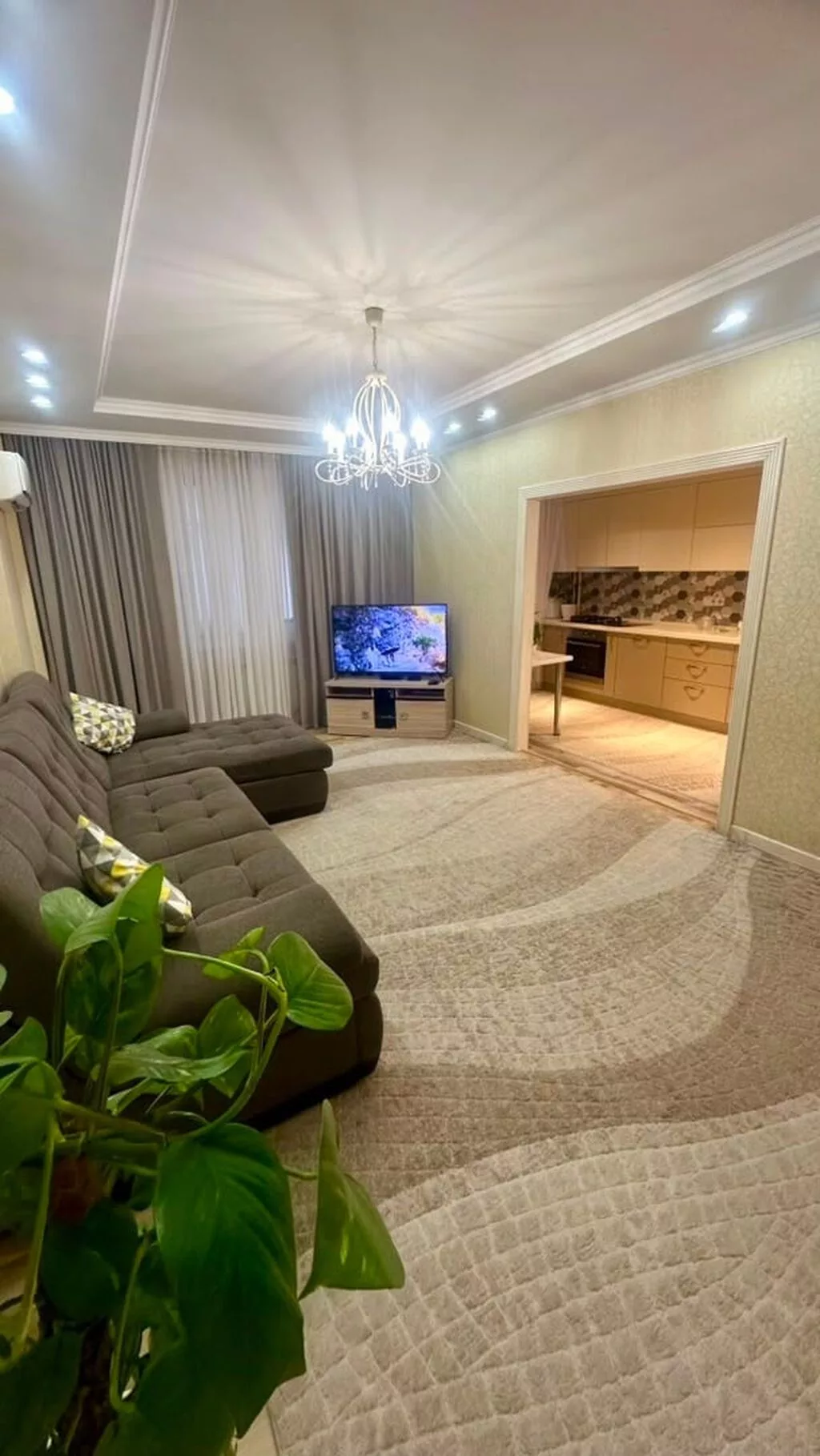 3 комнаты, 96 м², 5 мкр Элитка, 3 этаж, Дизайнерский ремонт