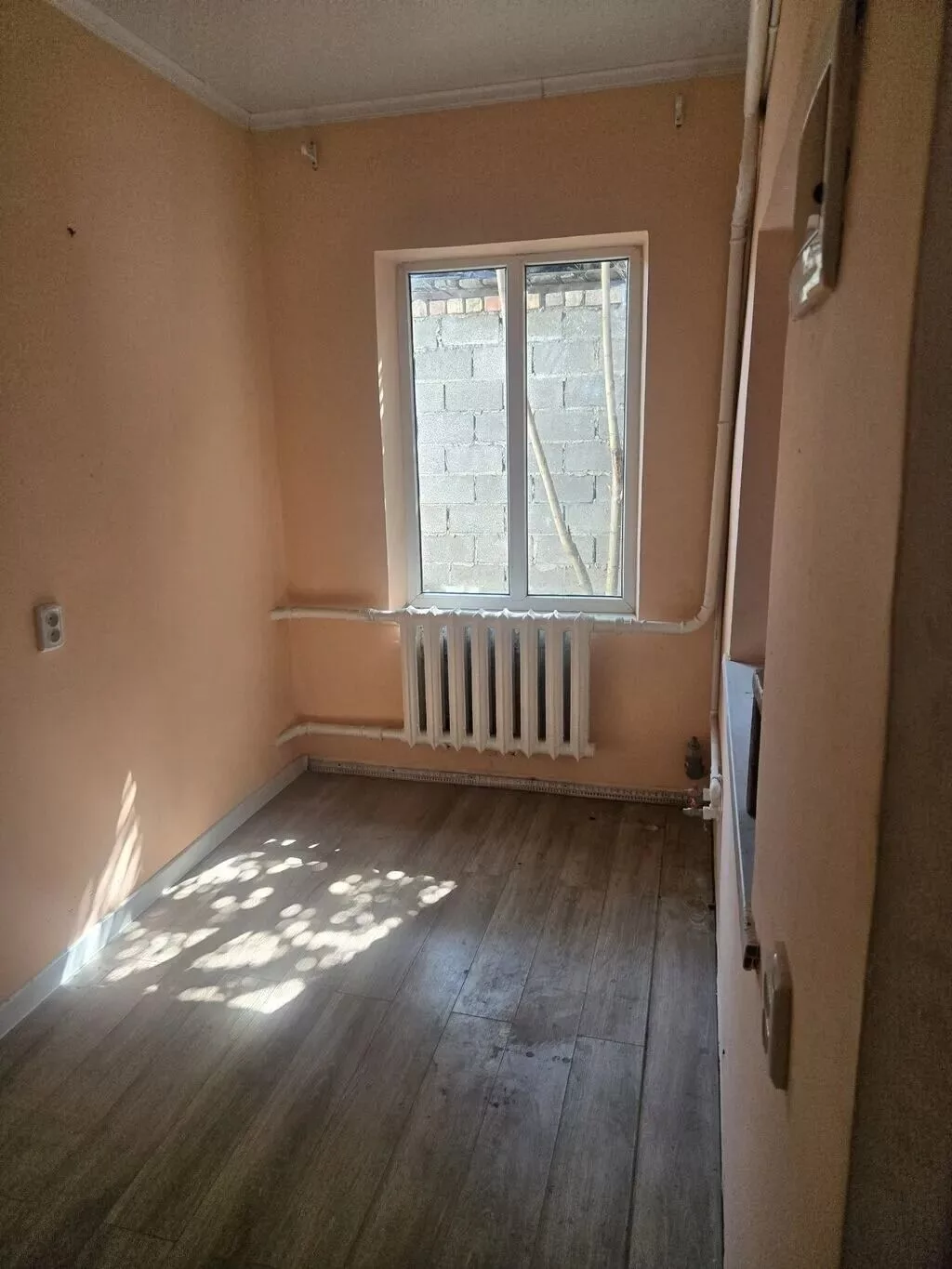 90 м², 1 комната, ул. Орозбекова / Жибек Жолу, Без животных