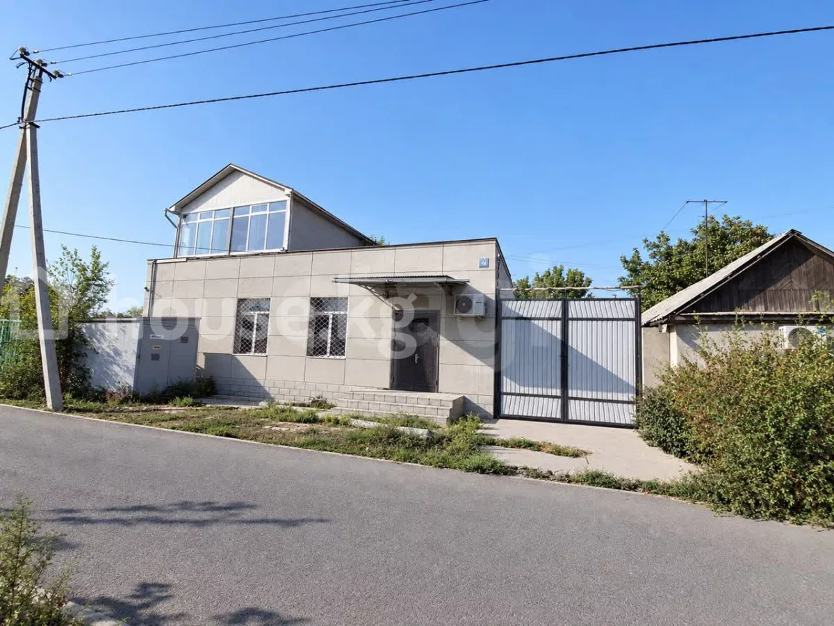 Продажа, дом, 4-комн.: Чуйская область / Бишкек, город Бишкек, Жибек-Жолу - Лермонтова — за 32 000 000 сом