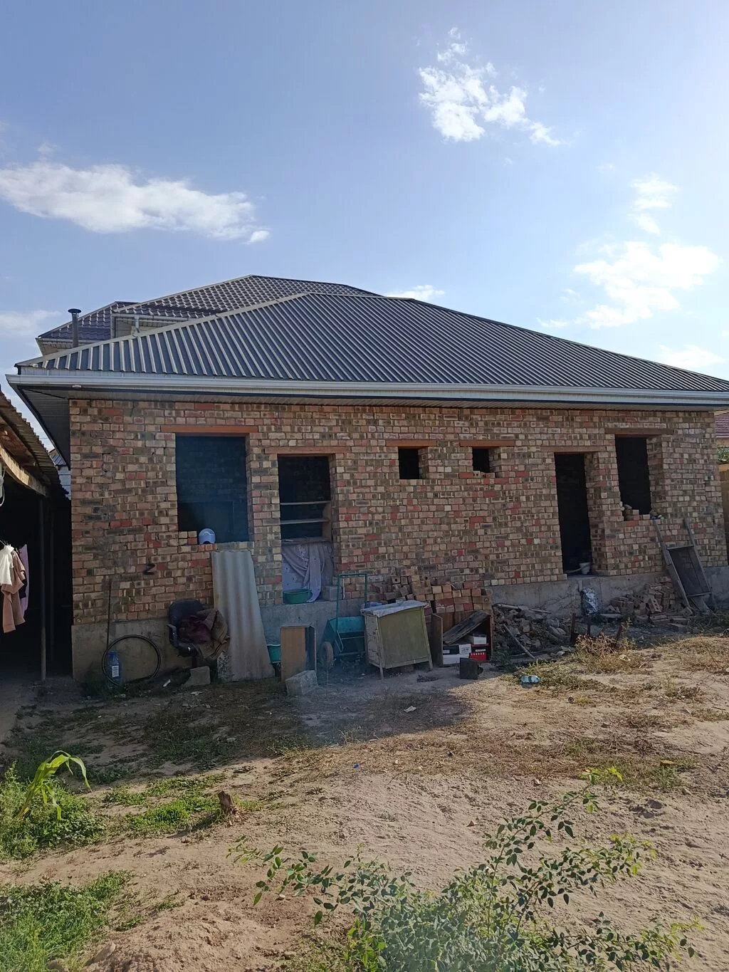 Срочно Продаётся дом 6 соток ( красная книга,тех паспорт,купли