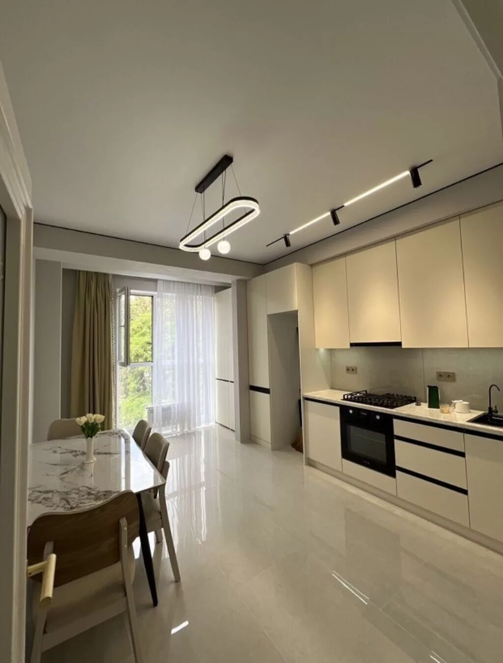3 комнаты, 77 м², Азия Молл Элитка, 5 этаж, Дизайнерский ремонт