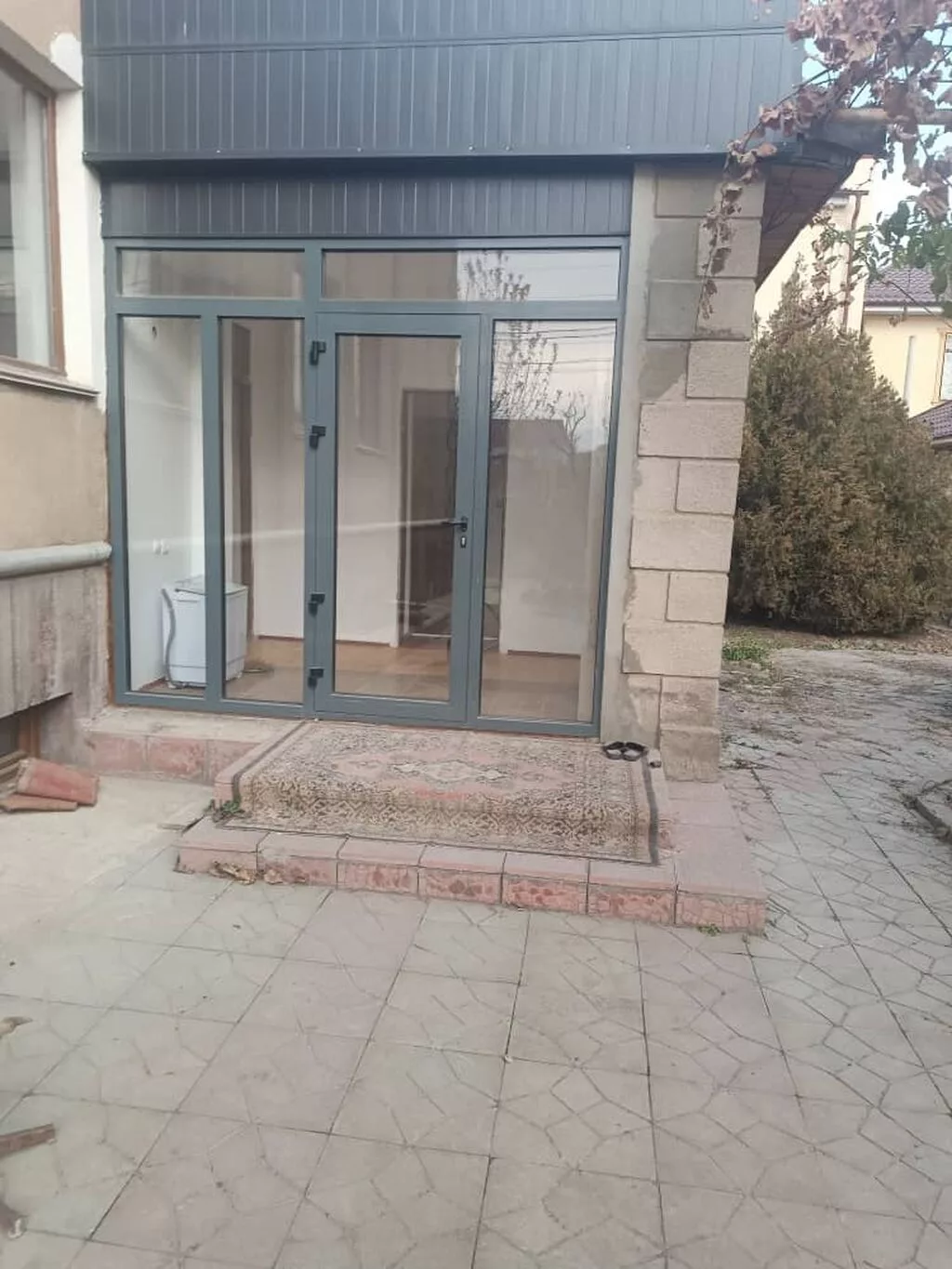 Сдается пол дома в кок-жаре (4 комнаты + кухня) для жилья. (с
