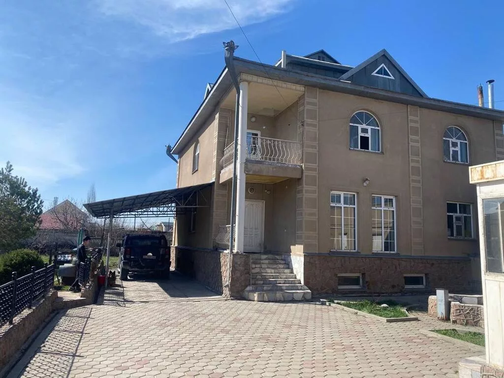 200 м², 5 комнат, Киргизия 1