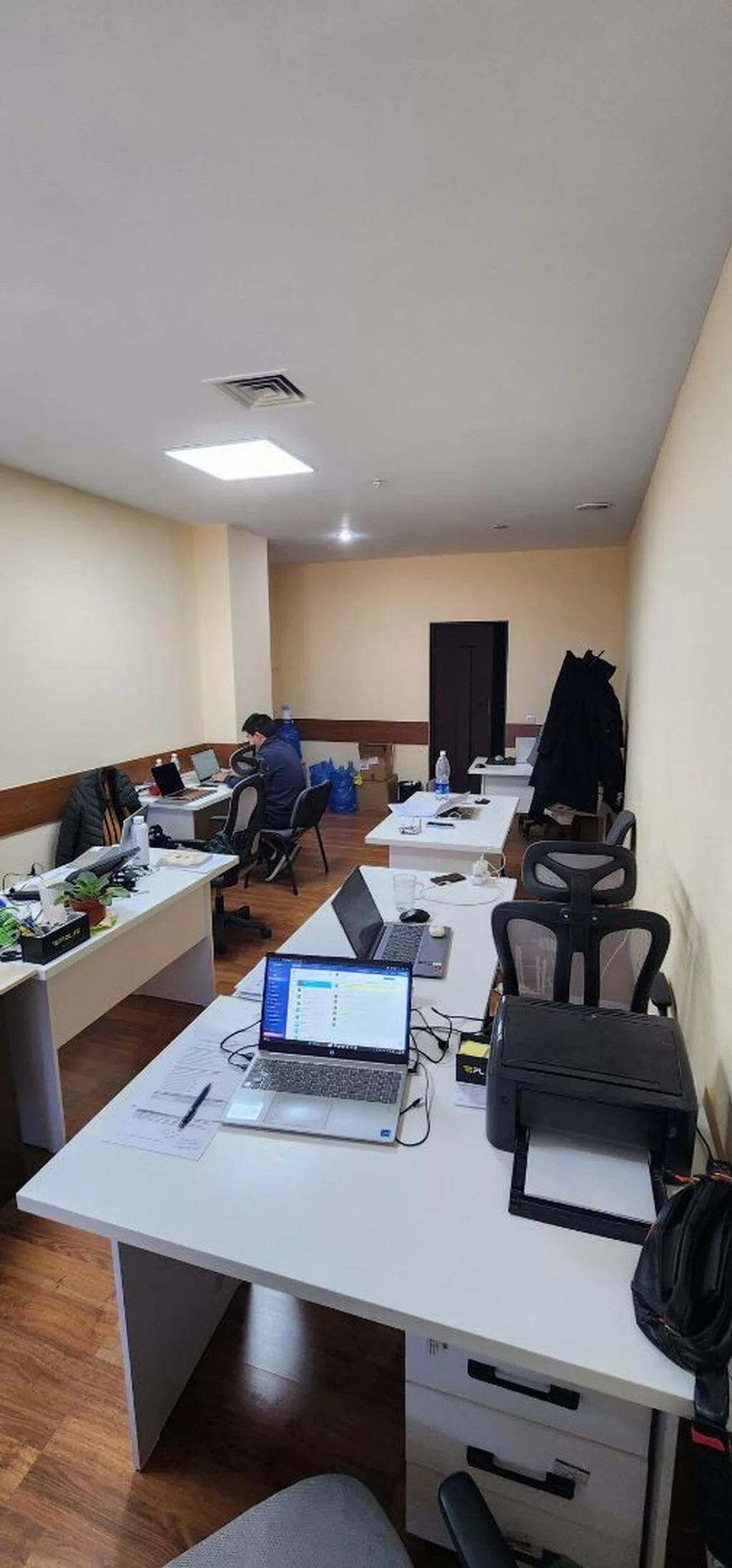 Сдаю Офис целиком: 28 м², В бизнес центре, С ремонтом