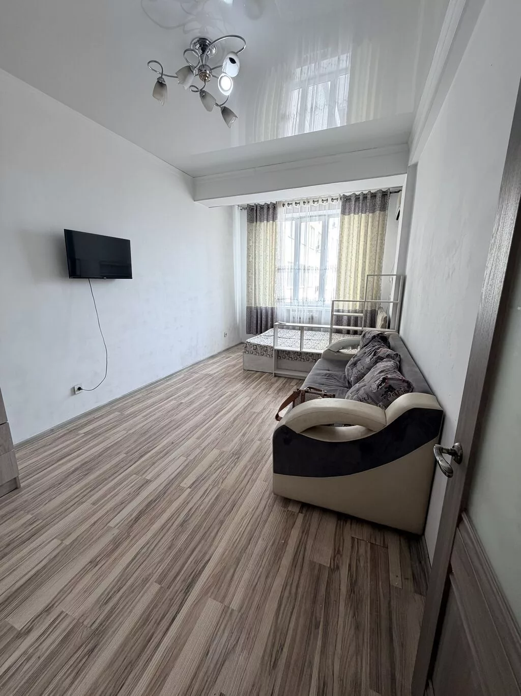 1 комната, 45 м², Молодая Гвардия Элитка, 4 этаж, Косметический ремонт