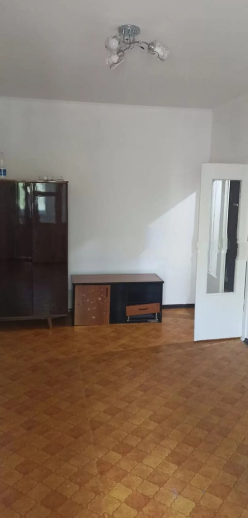 1 комната, 36 м², 6 мкр 106 серия, 2 этаж, Старый ремонт
