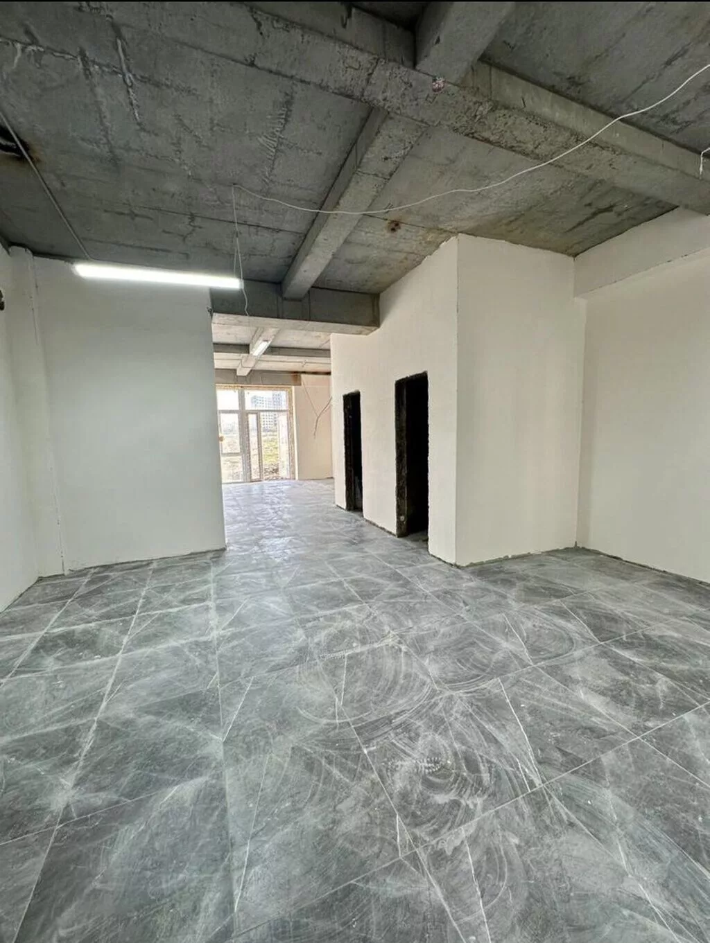 Продажа магазинов В жилом доме, 76 м², Требуется ремонт, Утеплен, 1 этаж
