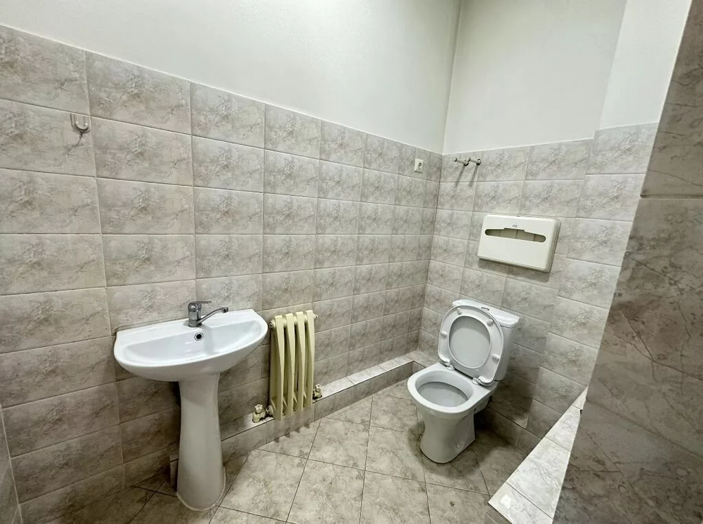 Сдаю Офис целиком: 52 м², В жилом комплексе, С ремонтом