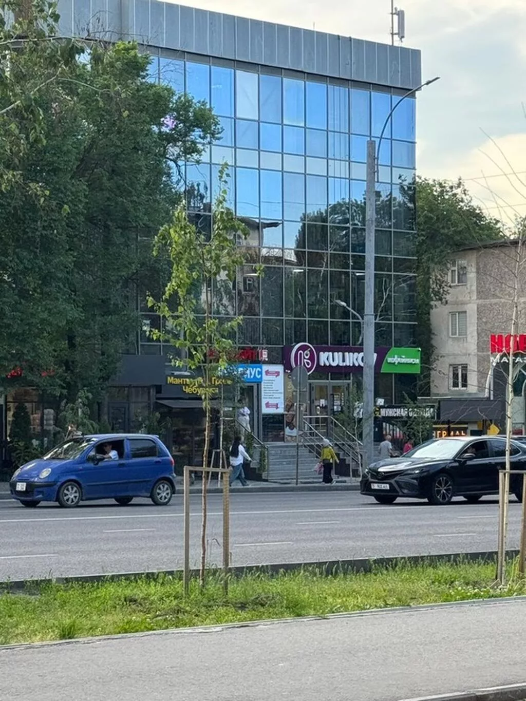 Сдаю Офис целиком: 25 м², В бизнес центре, С ремонтом, Первая линия