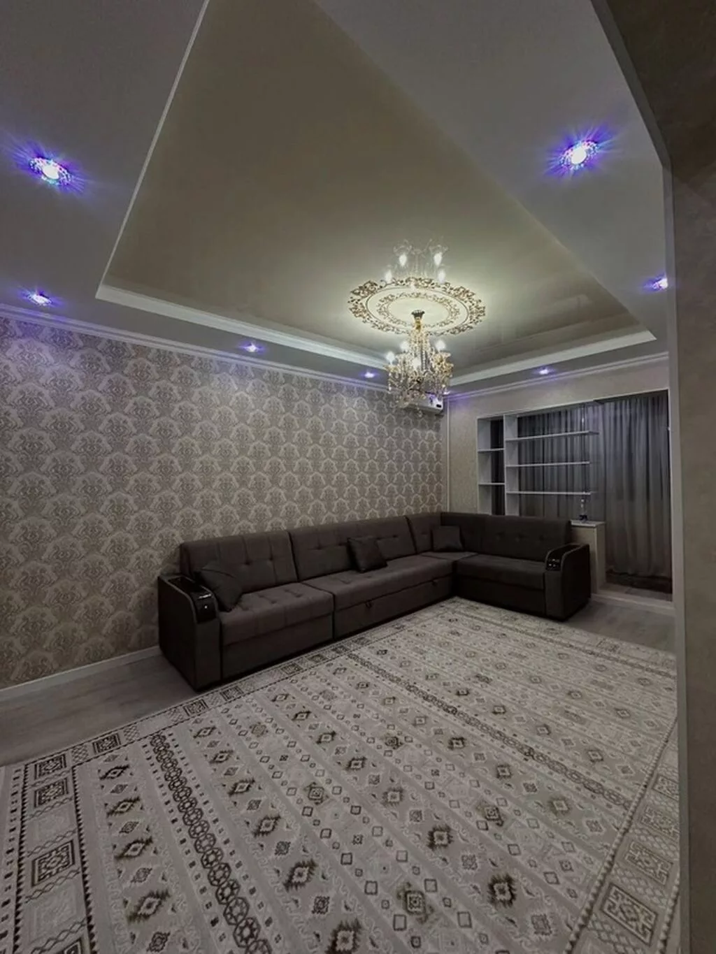 4 комнаты, Семейным
