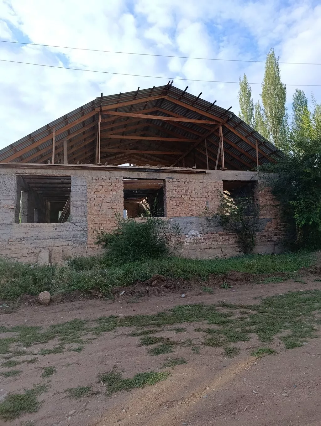 Срочно продаётся недостроенный дом в с. Кызыл-Суу (Покровка)