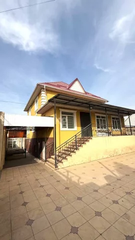 Продажа, дом, 6 и более-комн.: Чуйская область / Бишкек, город Бишкек, Полицейский городок м-н — за 22 335 450 сом