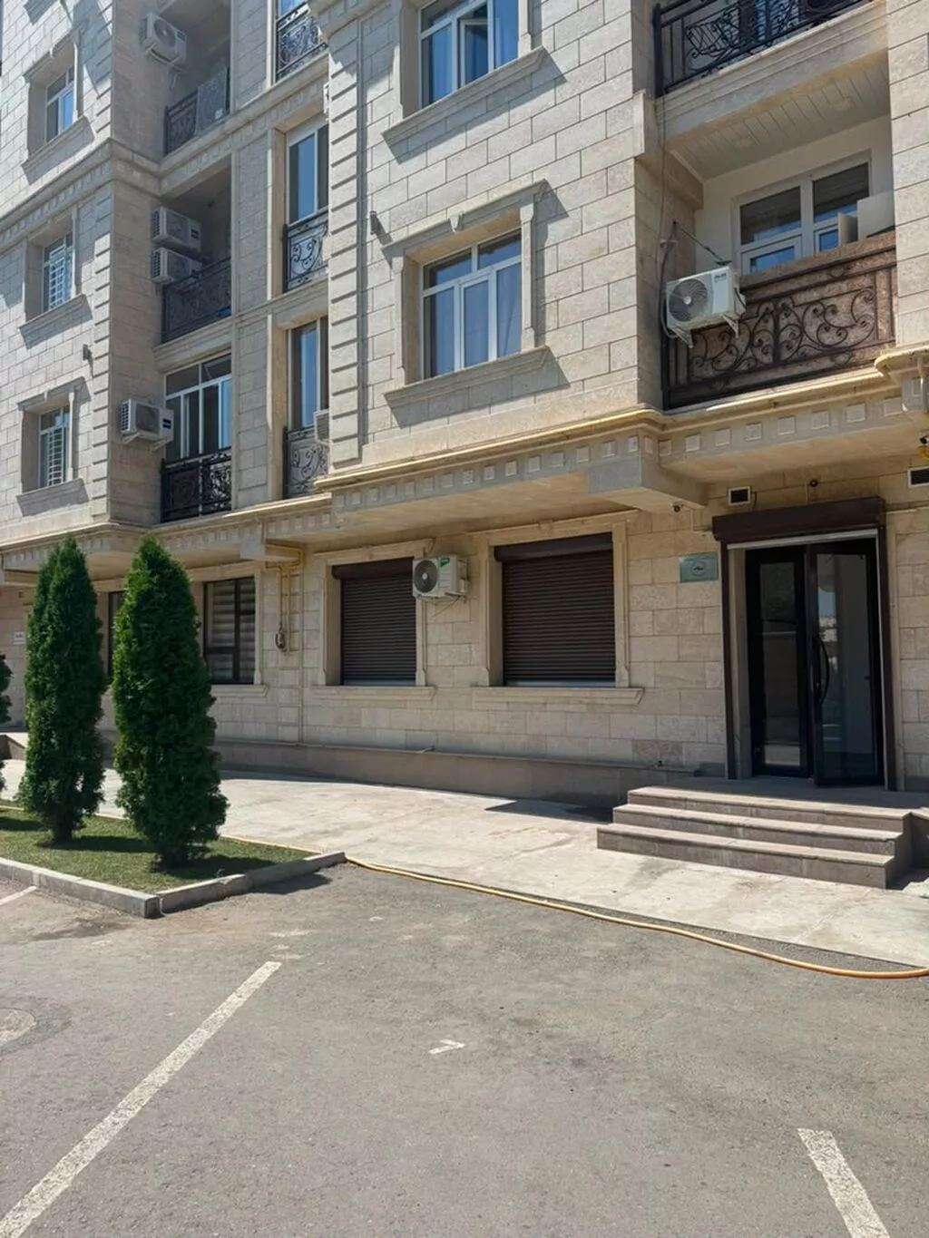 Сдаю Офисный кабинет: Сдаю Колл-центр, Нотариус, Охранное агентство, 130 м², В жилом комплексе, С ремонтом, С отдельным санузлом, С системой безопасности, С юридическим адресом