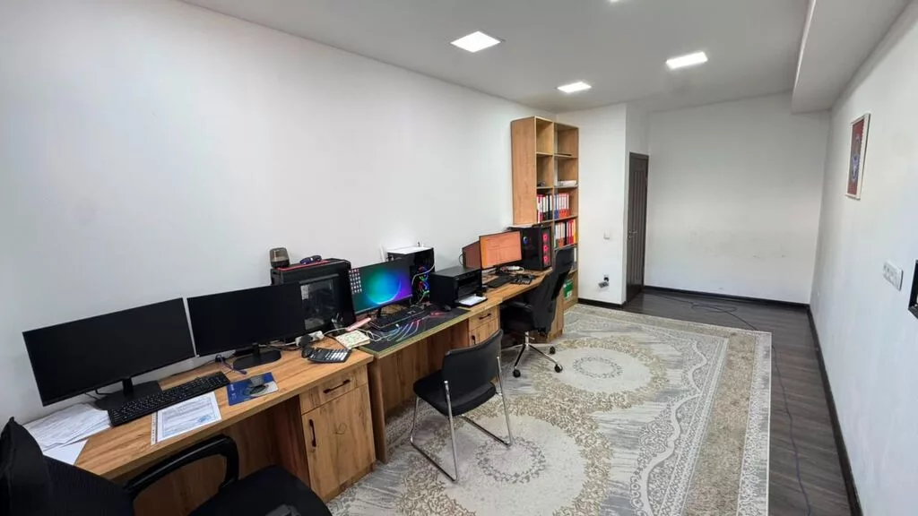Продажа офисов 109 м², С ремонтом, 3 этаж