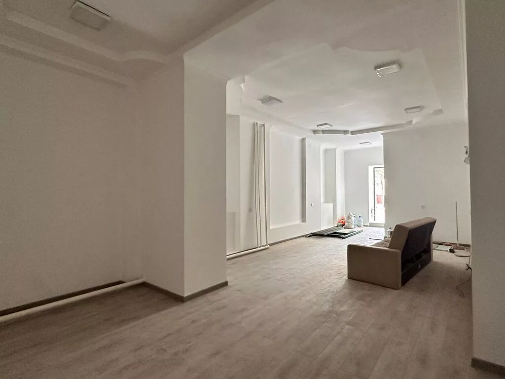 КОММЕРЦИЯ В ЦЕНТРЕ БИШКЕКА | 98 М² В продаже коммерческое помещение