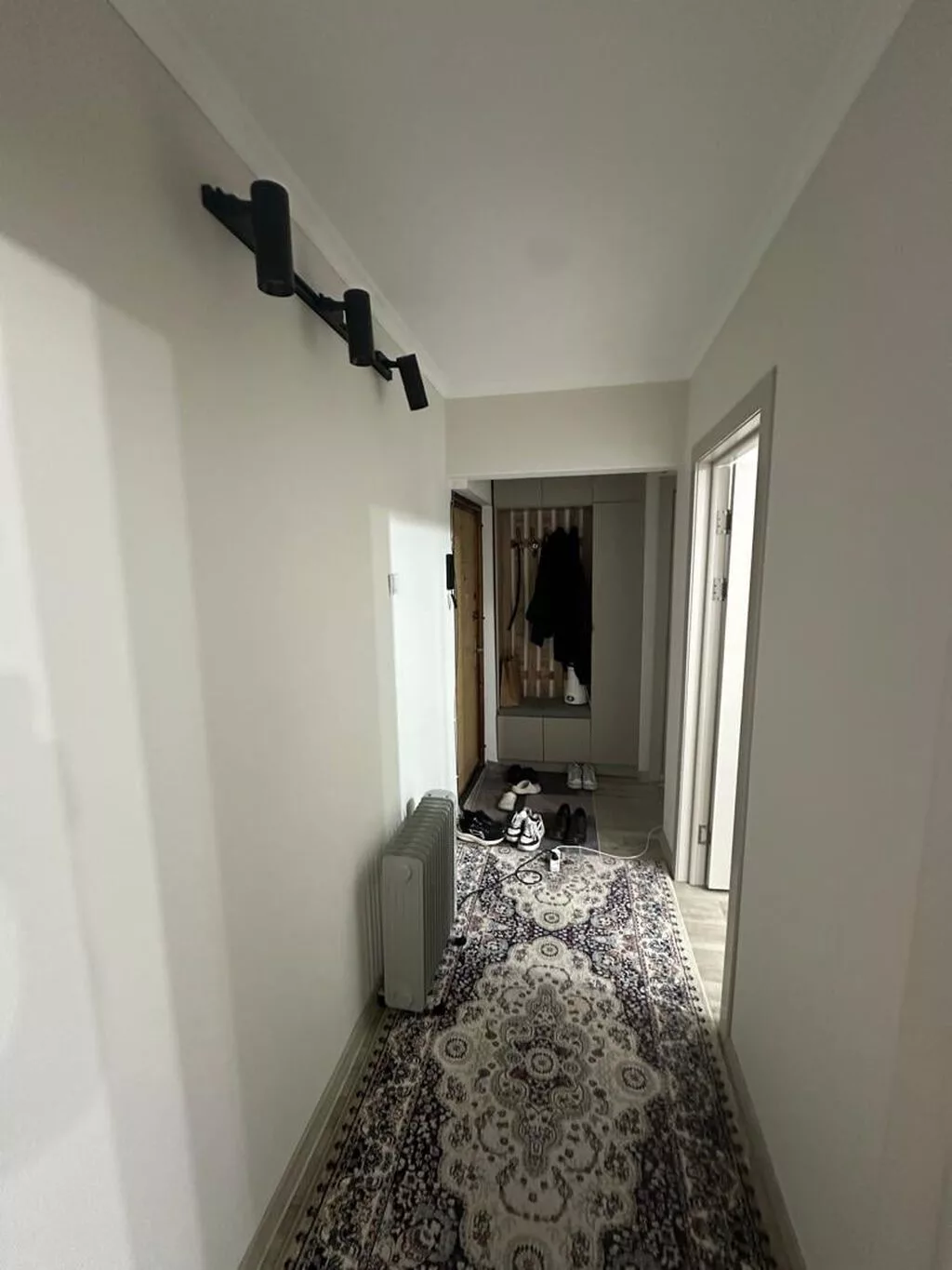 2 комнаты, 43 м², Золотой квадрат 104 серия, 5 этаж, Свежий ремонт