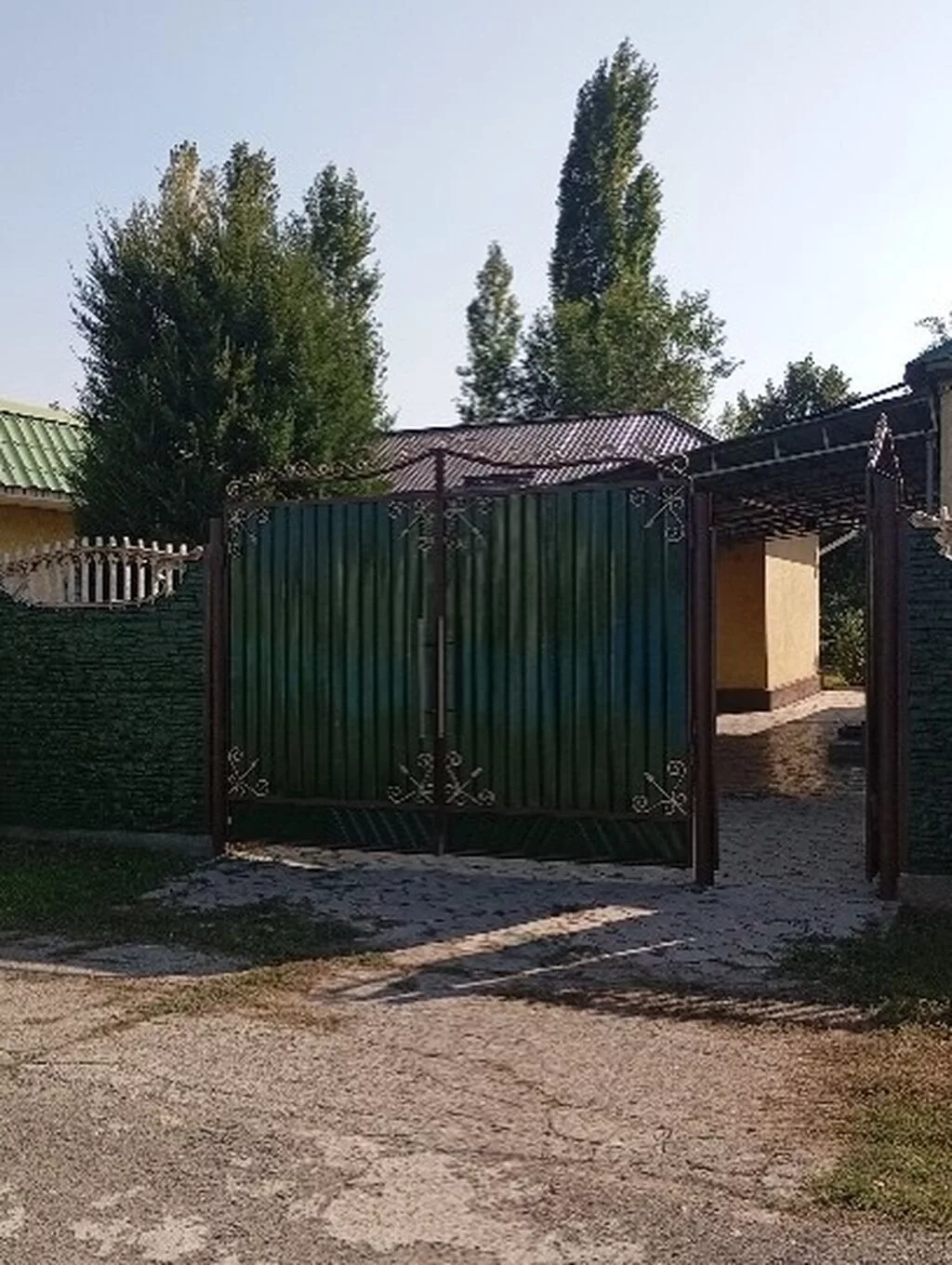 Продаю дом верхней части города Кара Балта по улице Мотросова участок
