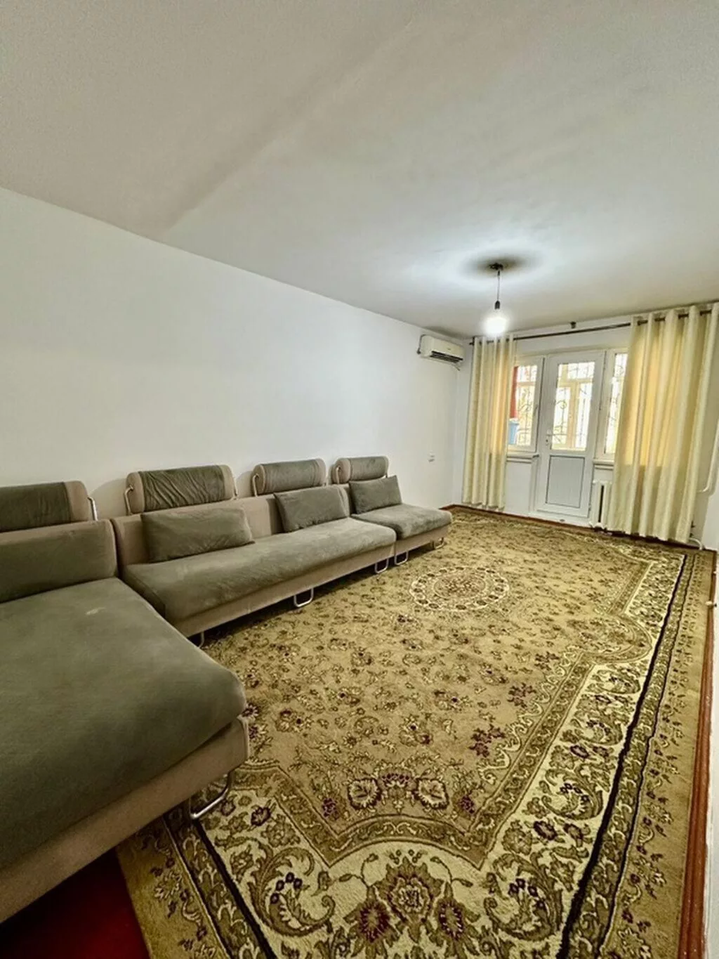 2 комнаты, 54 м², Дордой Плаза ТРЦ 104 серия, 2 этаж, Евроремонт