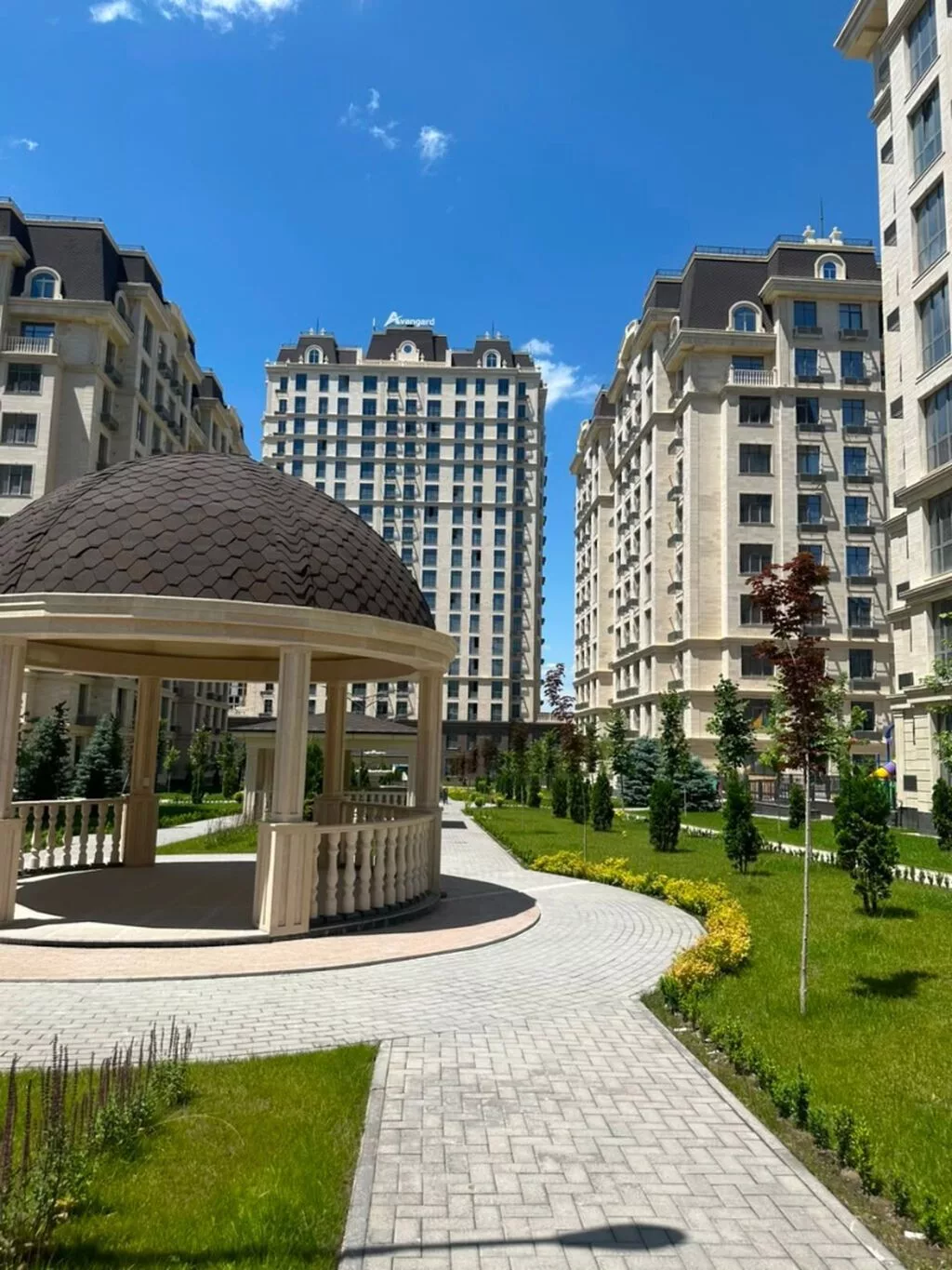 3 комнаты, 137 м², Асанбай мкр Элитка, 2 этаж, ПСО (под самоотделку)