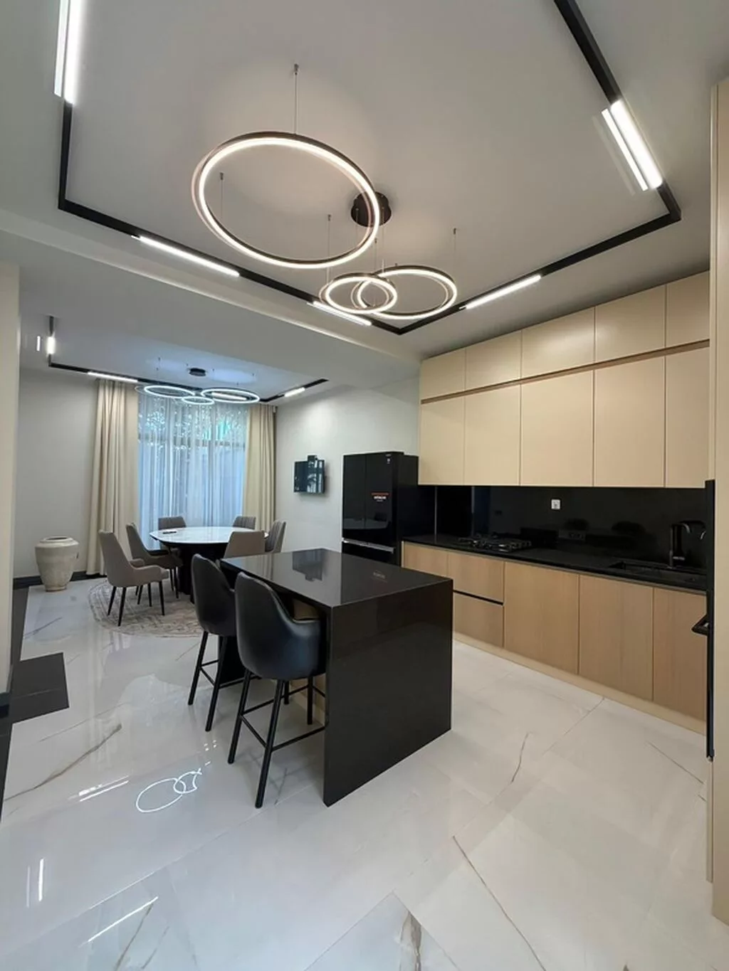 6 комнат, 350 м², 9 соток, Джал