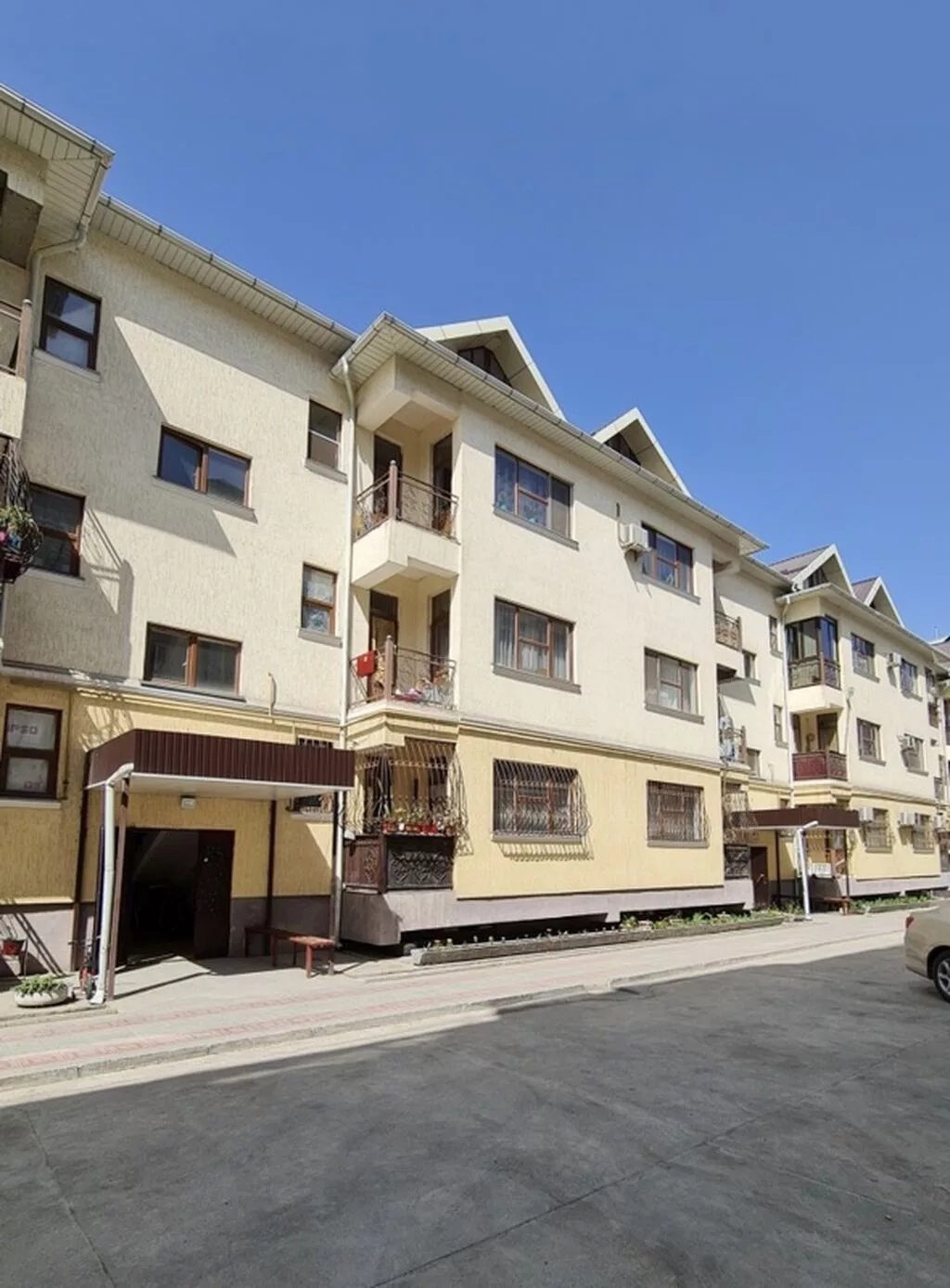 3 комнаты, 125 м², Элитка, 2 этаж, Евроремонт