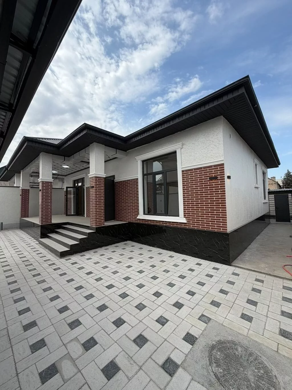 4 комнаты, 125 м², 3 соток, Бишкек