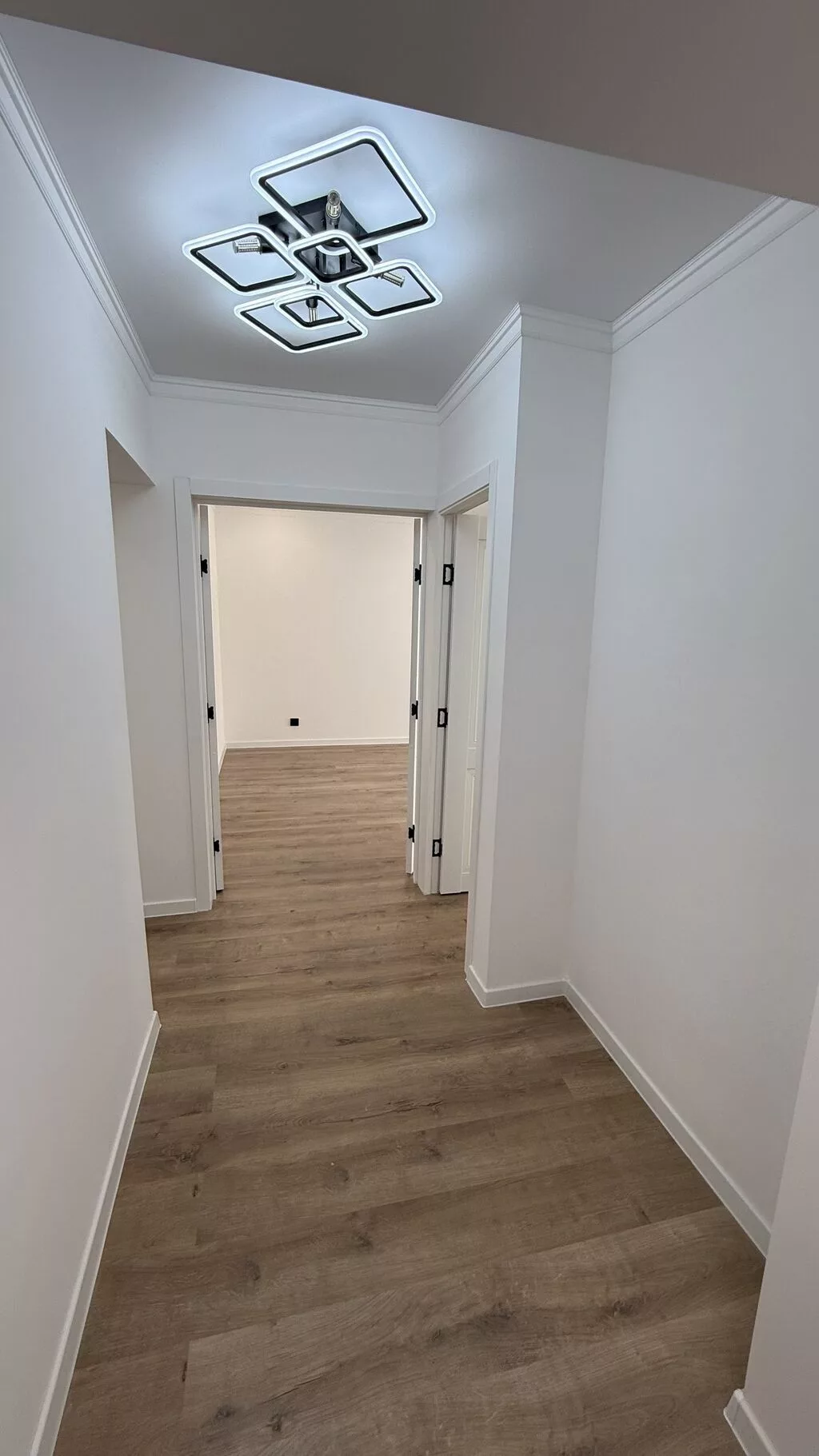 4 комнаты, 90 м², бульвар Эркиндик Индивидуалка, 2 этаж, Евроремонт