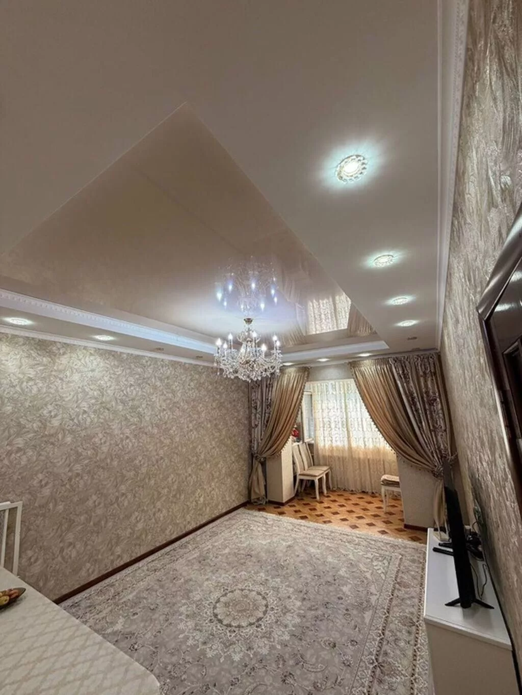 3 комнаты, 76 м², 8 мкр 106 серия, 6 этаж, Евроремонт