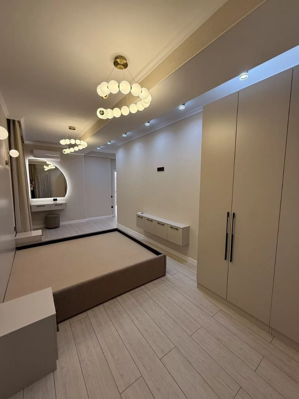 3 комнаты, 74 м², Таатан ТЦ Элитка, 7 этаж, Дизайнерский ремонт