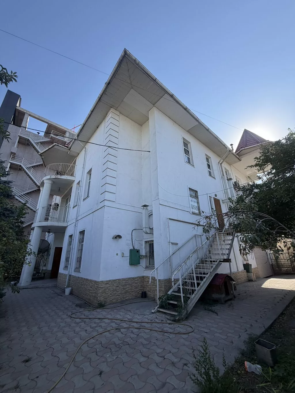 🔥 СРОЧНАЯ ПРОДАЖА! Особняк в самом центре Бишкека! 📍 Район ВФ-центра