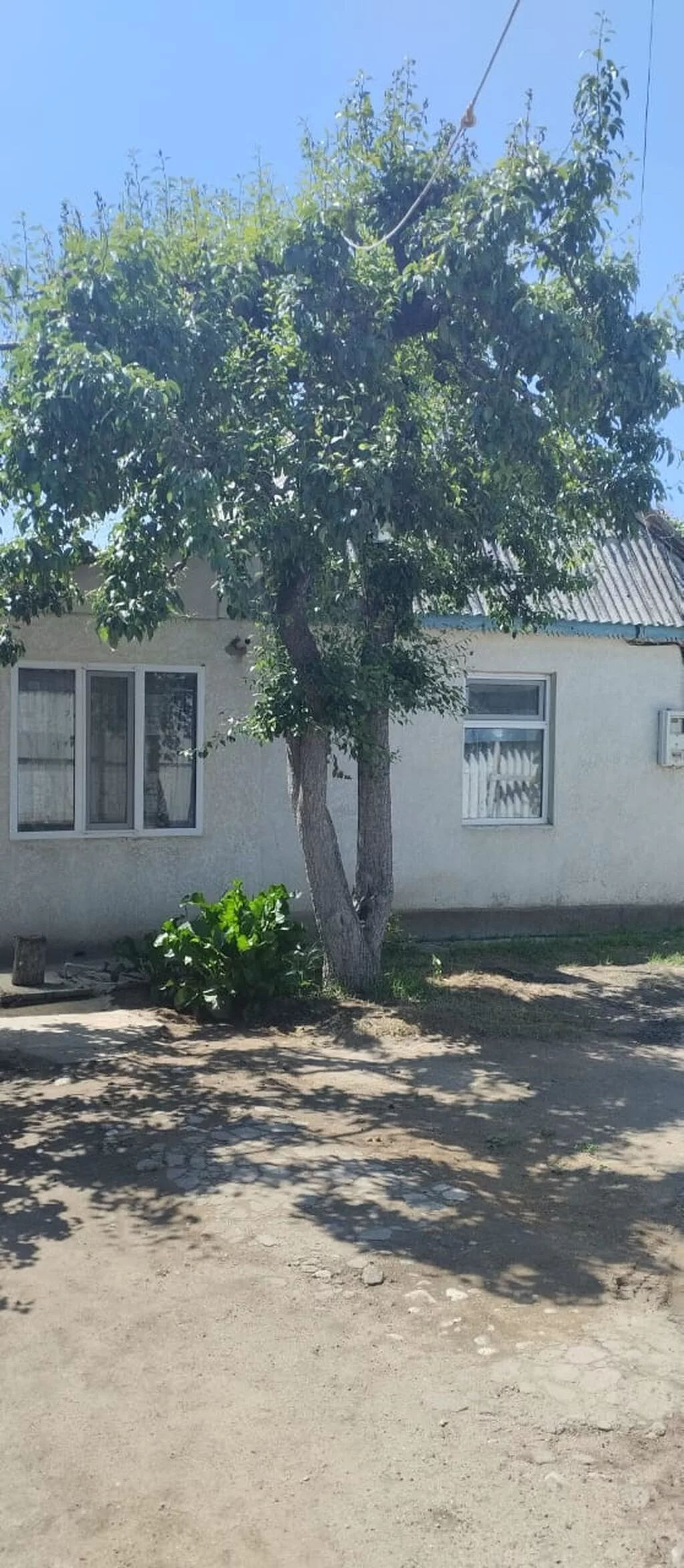 🏡 Продается дом в центре г. Чолпон-Ата 📍 Улица Советская, 136 🔹