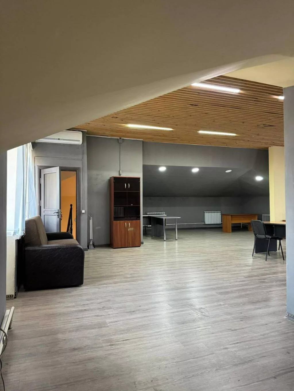 🏢 ПРОДАЁТСЯ ОФИСНОЕ ЗДАНИЕ В ЦЕНТРЕ БИШКЕКА! 🔥 📍 Ул. Ибраимова /