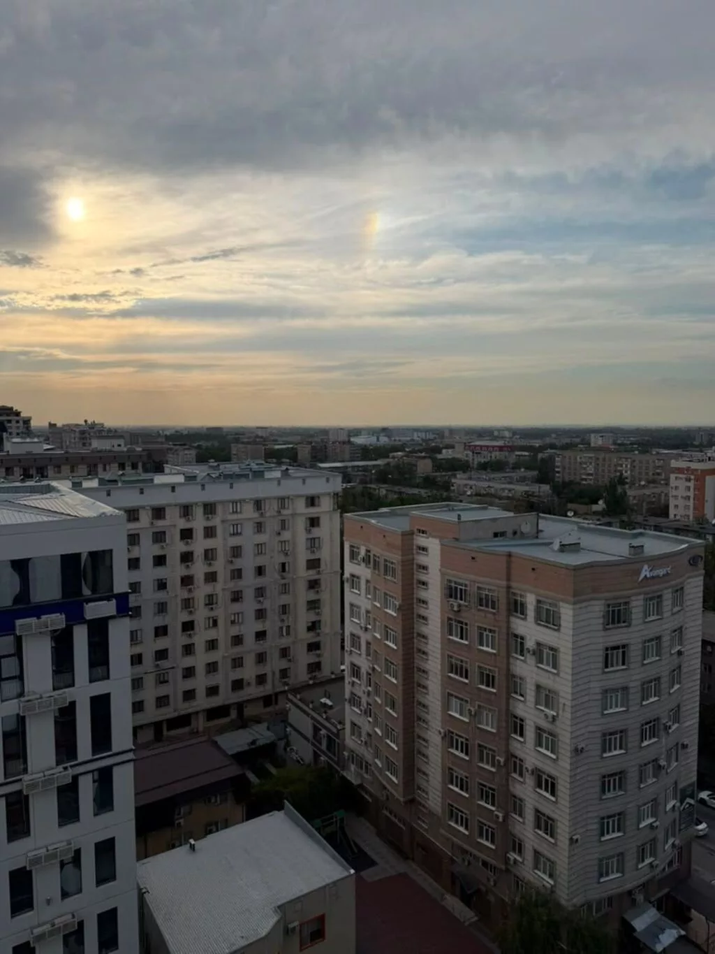 3 комнаты, 130 м², Золотой квадрат Элитка, 13 этаж, ПСО (под самоотделку)