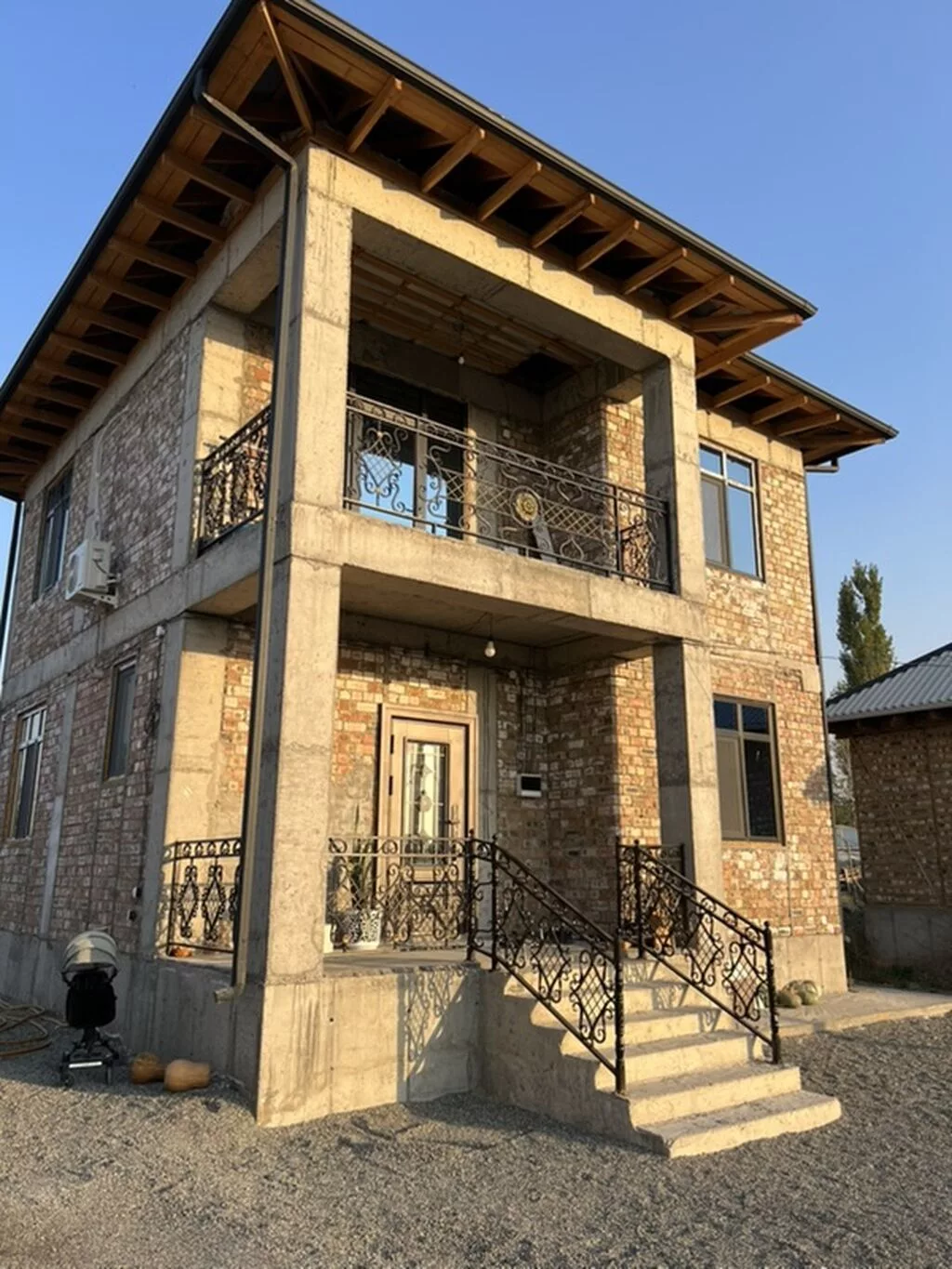 4 комнаты, 130 м², 410 соток, Бишкек, Собственник