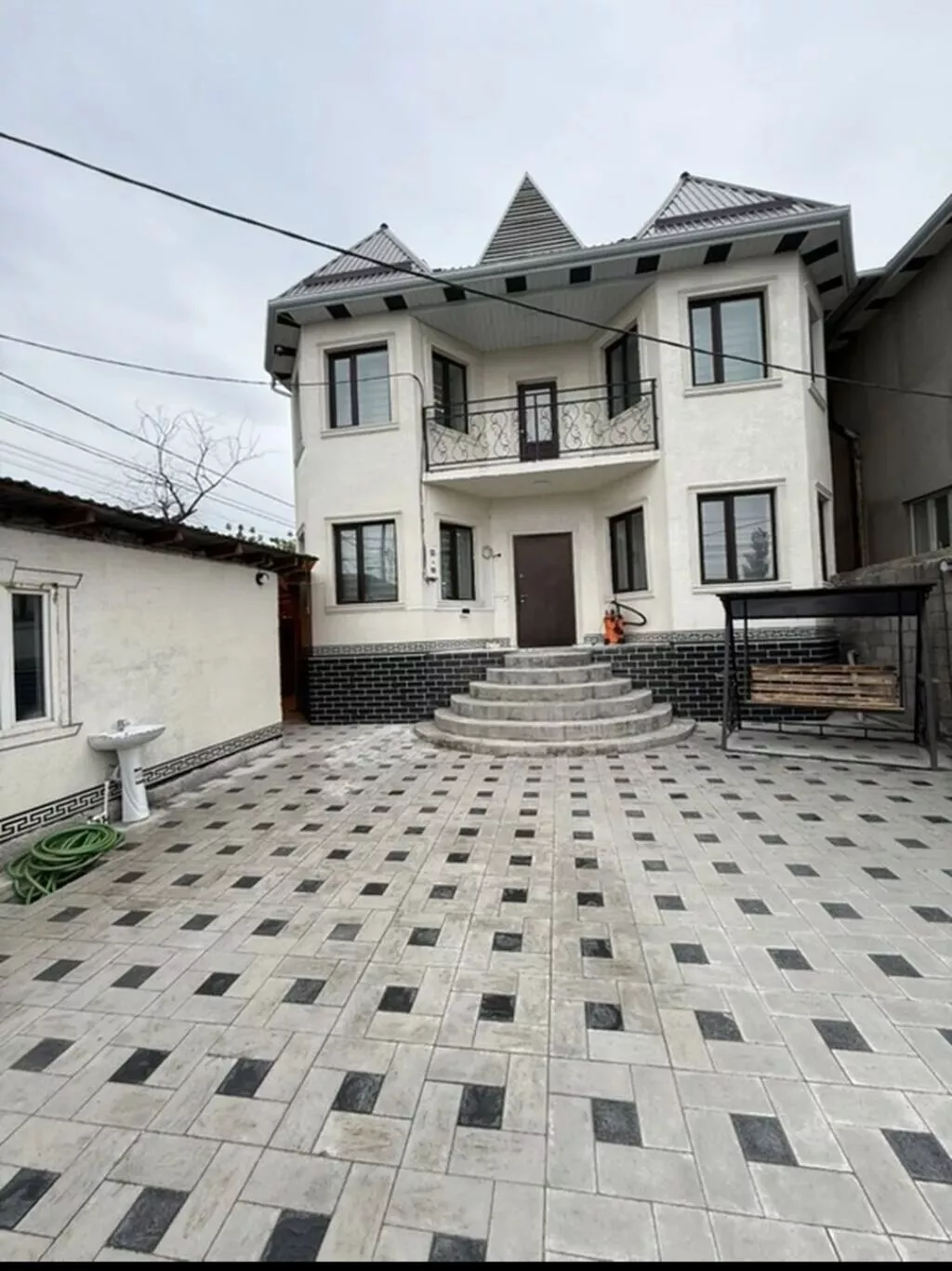 200 м², 6 комнат, Церковь