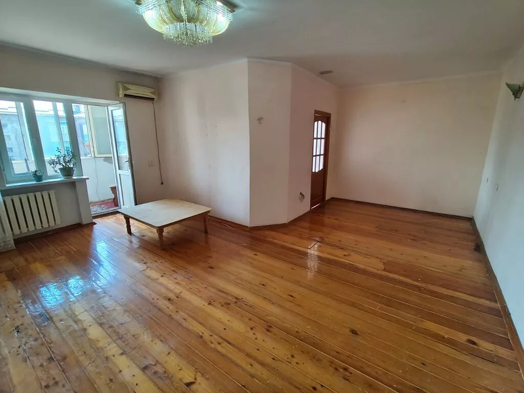 3 комнаты, 60 м², 5 мкр Индивидуалка, 5 этаж, Старый ремонт