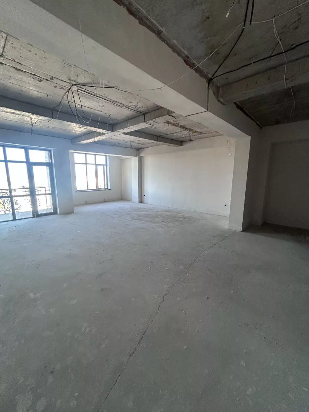 Сдаю Офисный кабинет: 83 м², В бизнес центре, С ремонтом, С отдельным санузлом