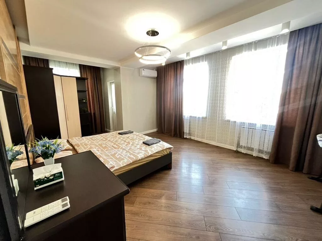 3 комнаты, 109 м², ул. Орозбекова / Жибек Жолу Элитка, 4 этаж, Дизайнерский ремонт